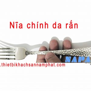 Nĩa chính da rắn