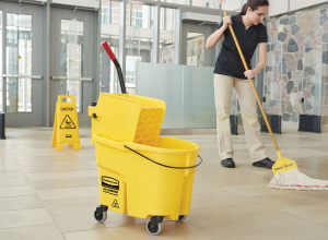 Xe Vắt Nước giúp đẩy vắt cây lau nhà cho công trình hiệu quả