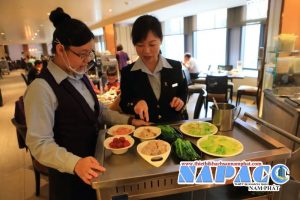 Xe đẩy phục vụ đồ ăn nhà hàng