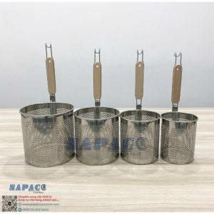 Vợt Trụng Xương, Hủ Tiếu