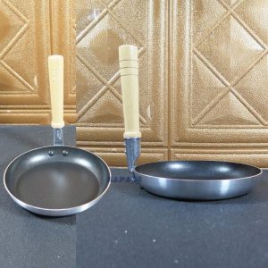 chảo làm cơm trứng Nhật Bản