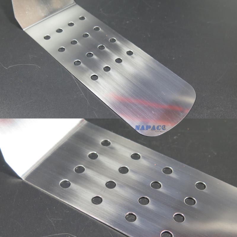 Sẻng lật thức ăn cán gỗ có lỗ (2)