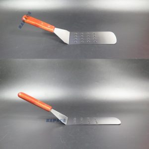 Sẻng lật thức ăn cán gỗ có lỗ (5)