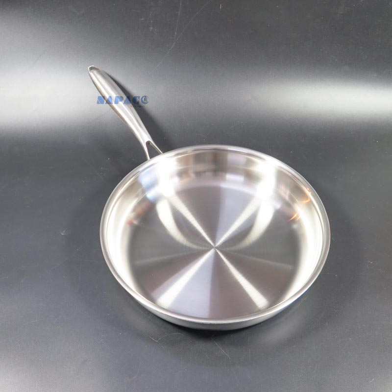 chảo inox nhà hàng cao cấp