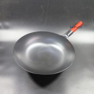 Chảo sắt tôi sẵn cán gỗ